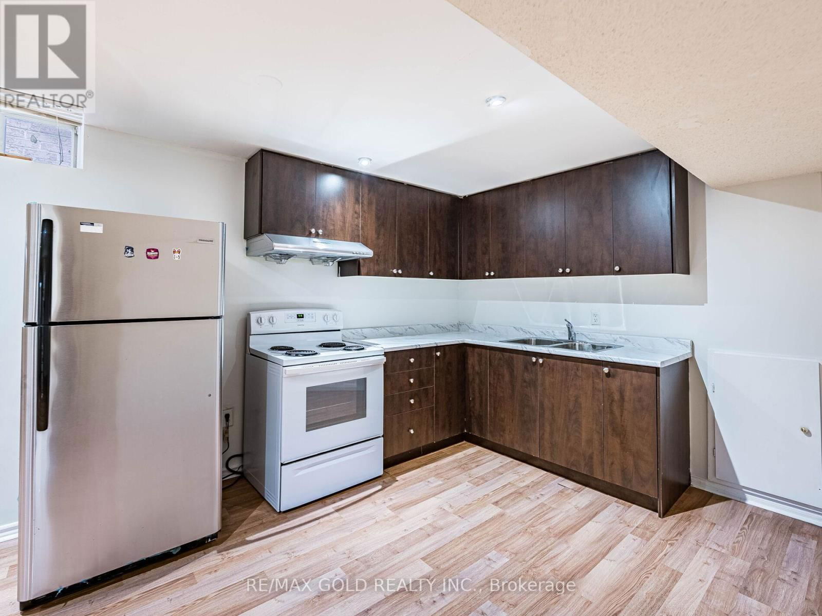 105 WOODHAVEN DRIVE Image 31