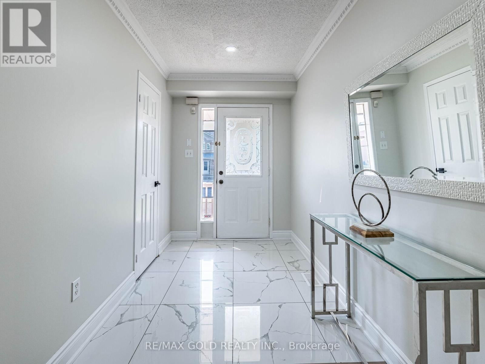 105 WOODHAVEN DRIVE Image 4