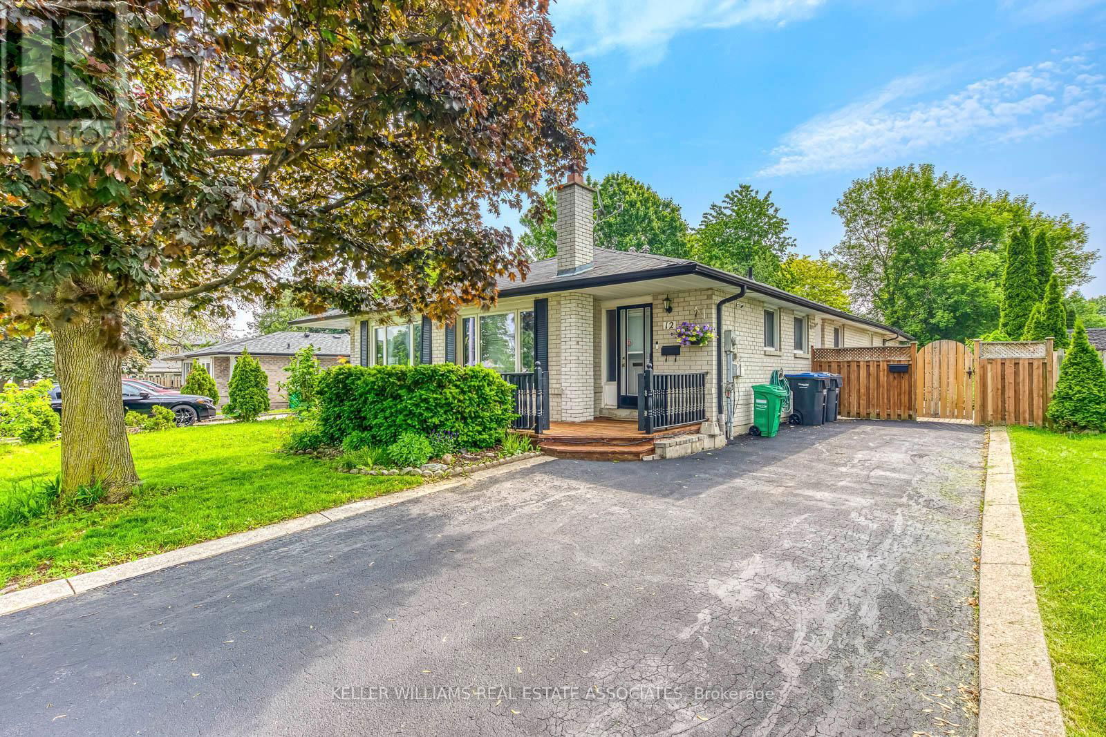 12 GULLIVER CRESCENT Image 1