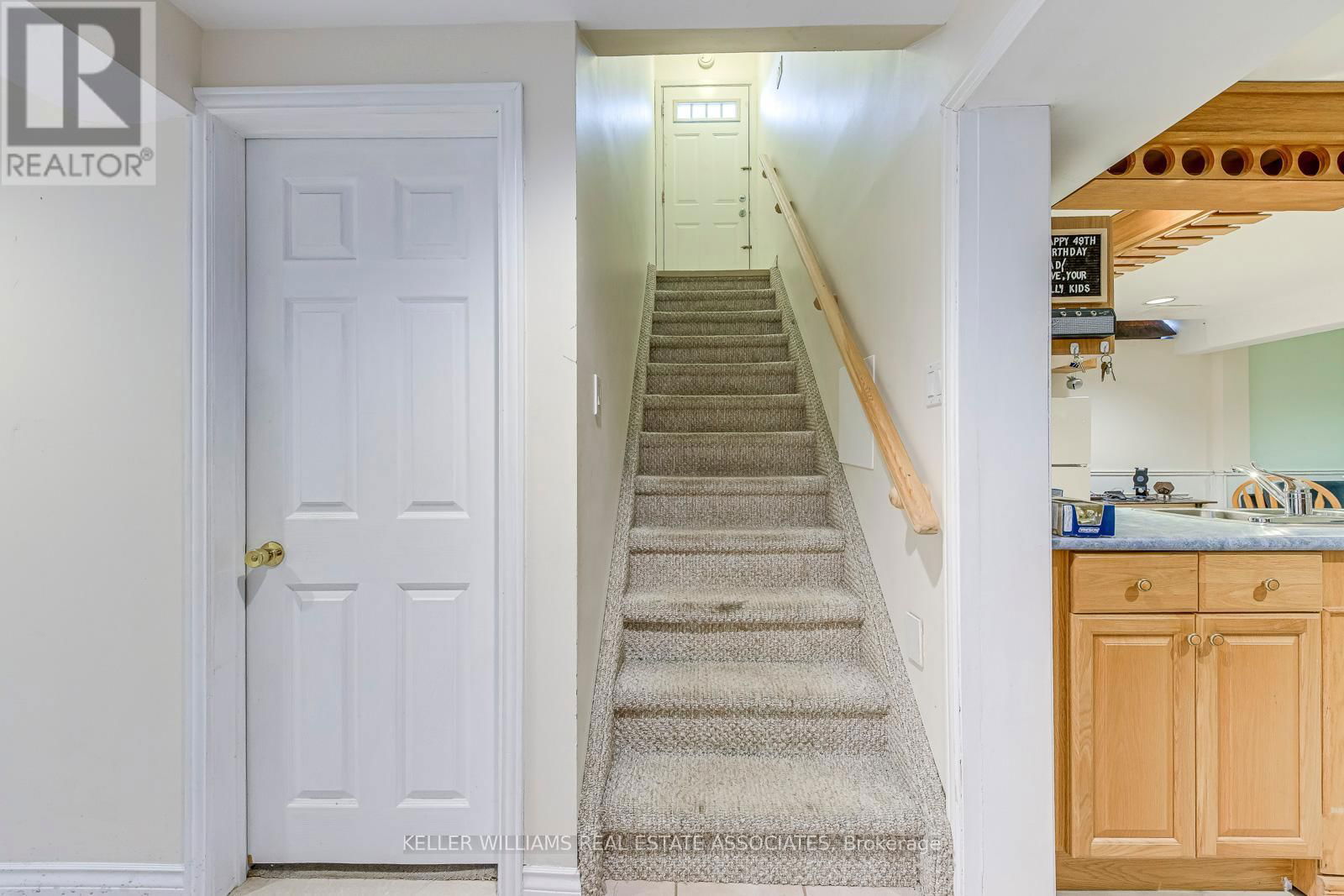 12 GULLIVER CRESCENT Image 22