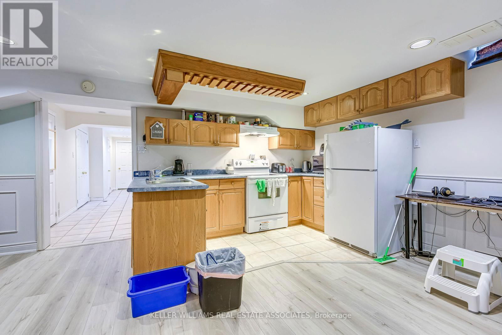 12 GULLIVER CRESCENT Image 23