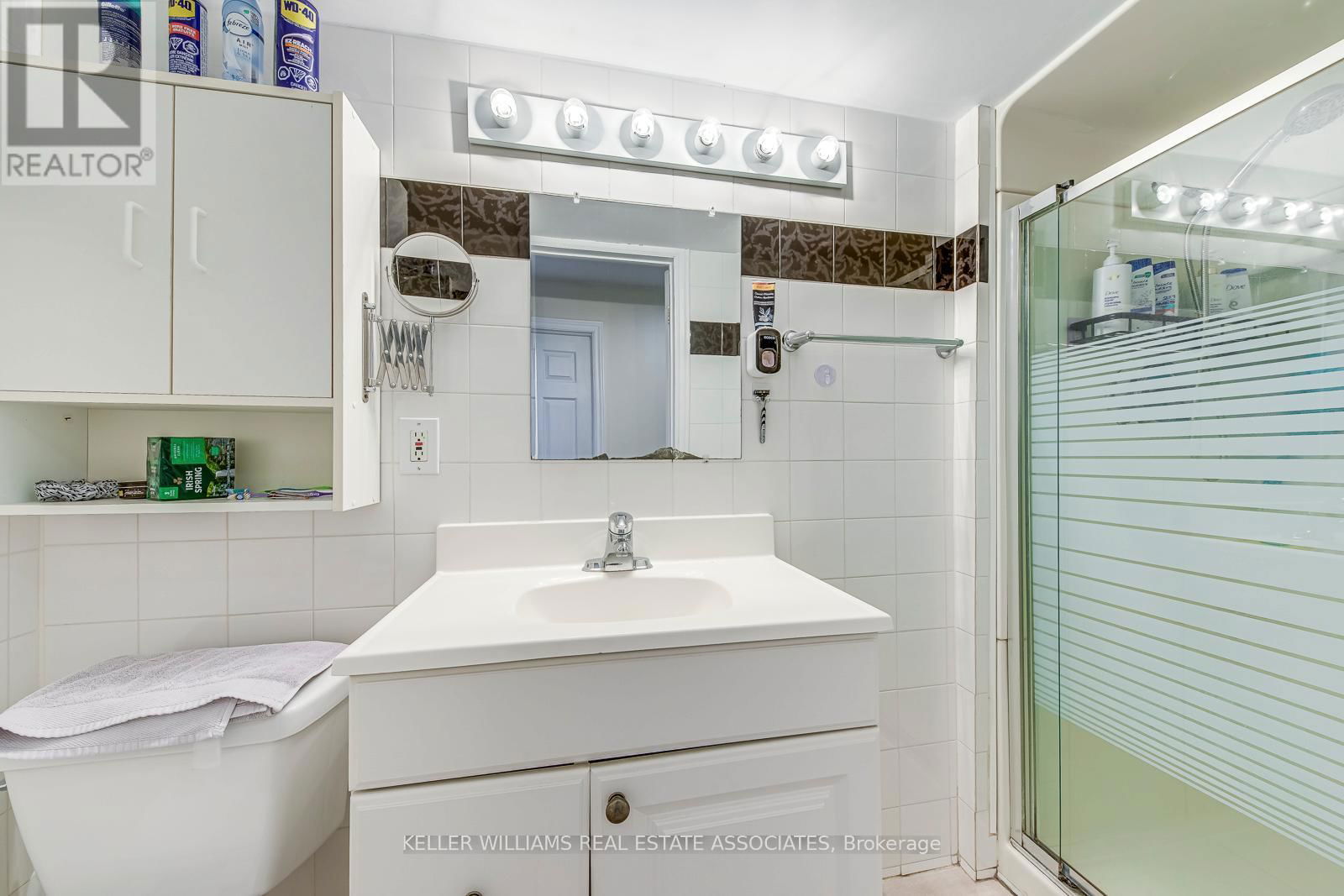 12 GULLIVER CRESCENT Image 30