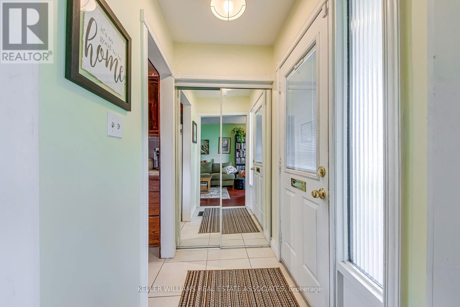 12 GULLIVER CRESCENT Image 4