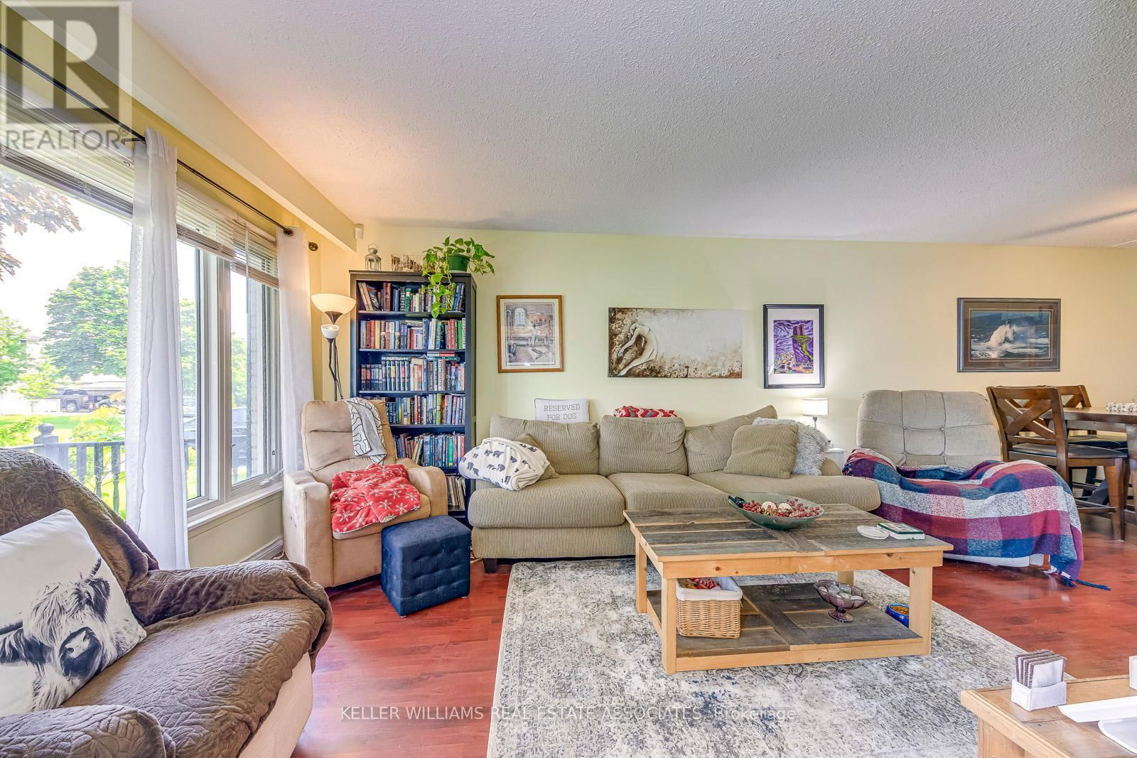 12 GULLIVER CRESCENT Image 9