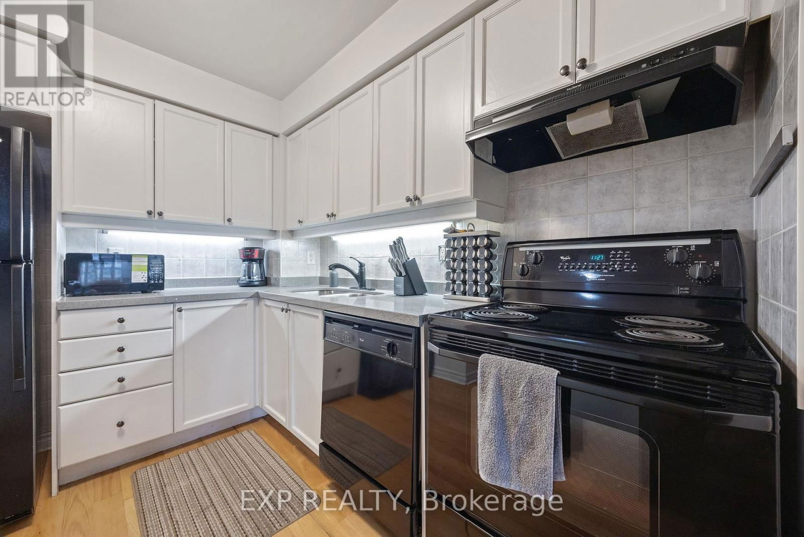 1202 - 3880 DUKE OF YORK BOULEVARD Image 12