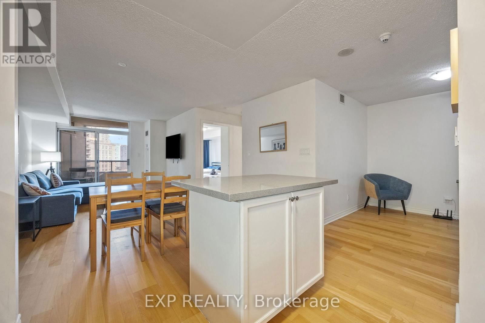 1202 - 3880 DUKE OF YORK BOULEVARD Image 9