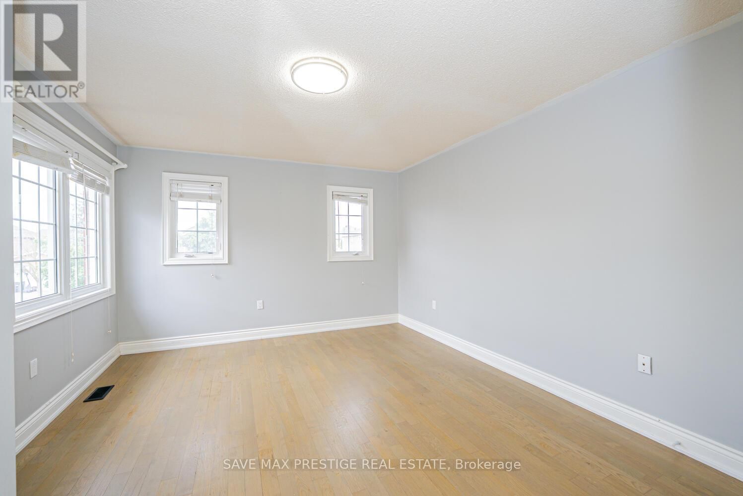 36 KENTUCKY DRIVE Image 26