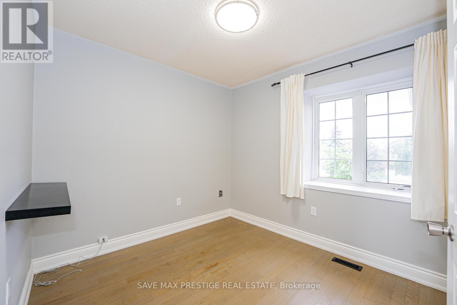 36 KENTUCKY DRIVE Image 28