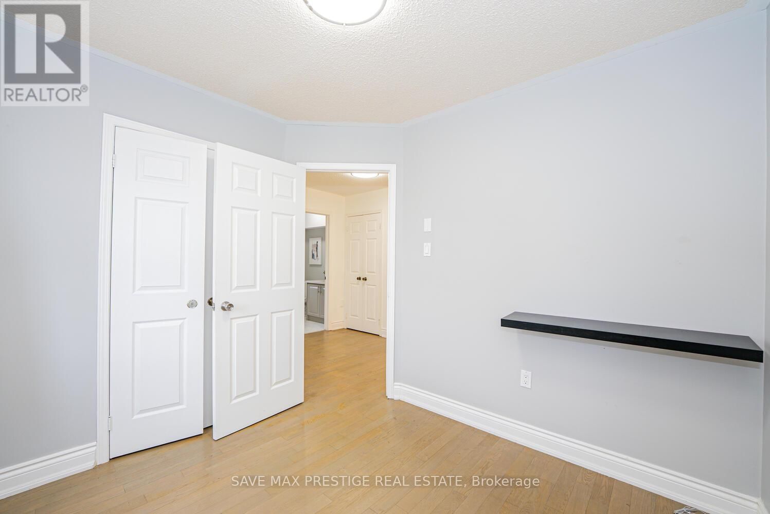 36 KENTUCKY DRIVE Image 29
