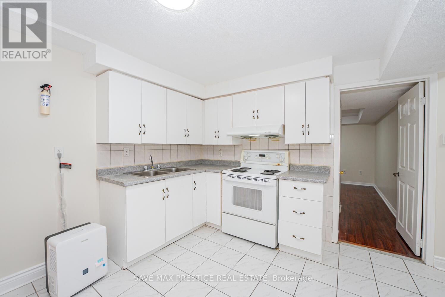 36 KENTUCKY DRIVE Image 37