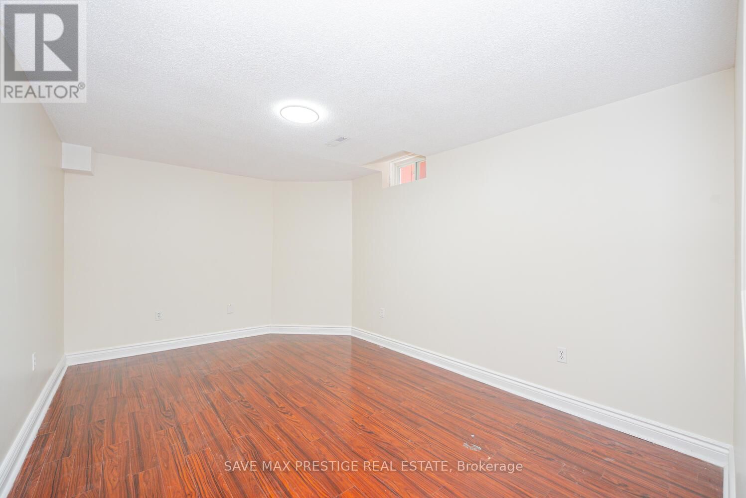 36 KENTUCKY DRIVE Image 38