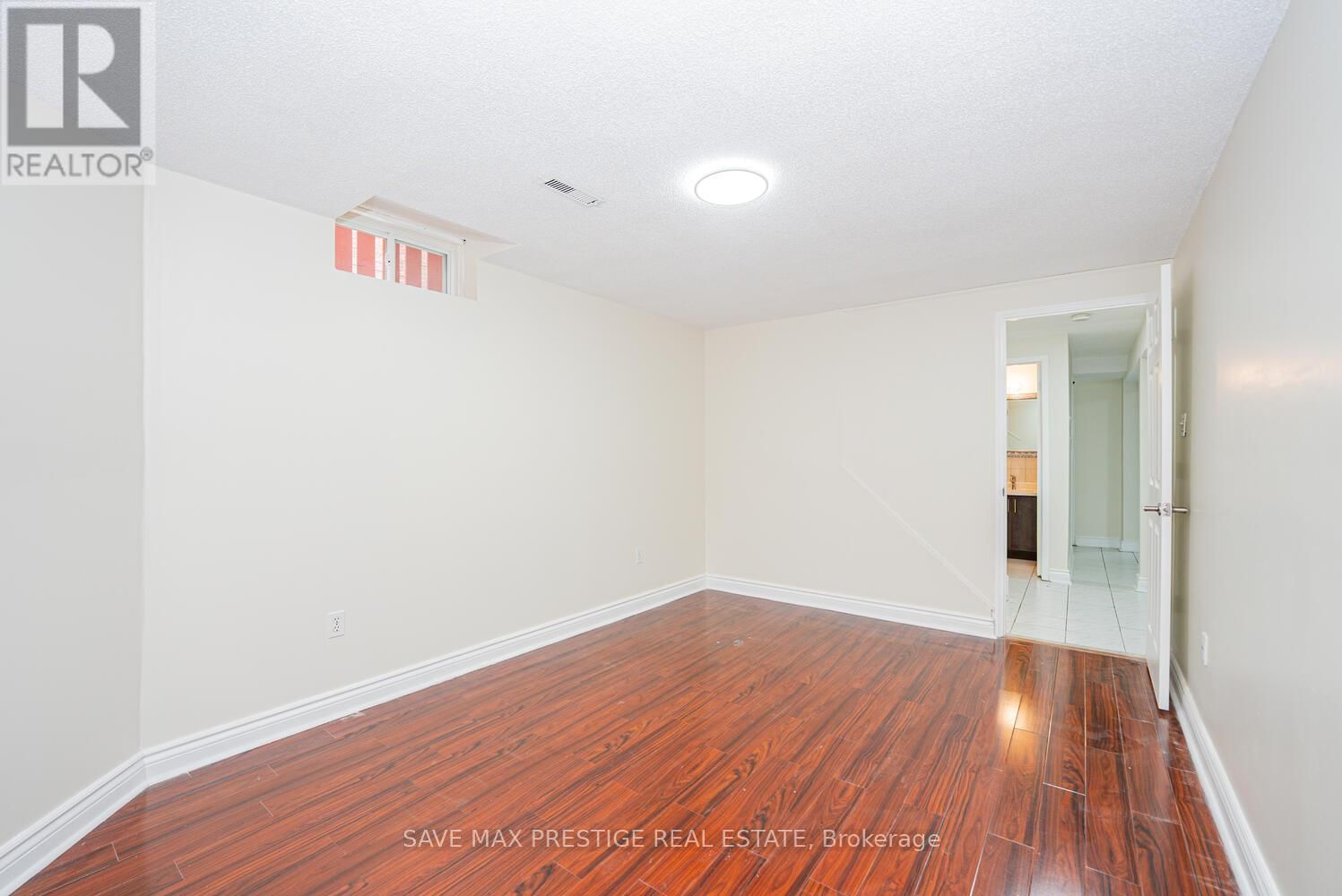 36 KENTUCKY DRIVE Image 39