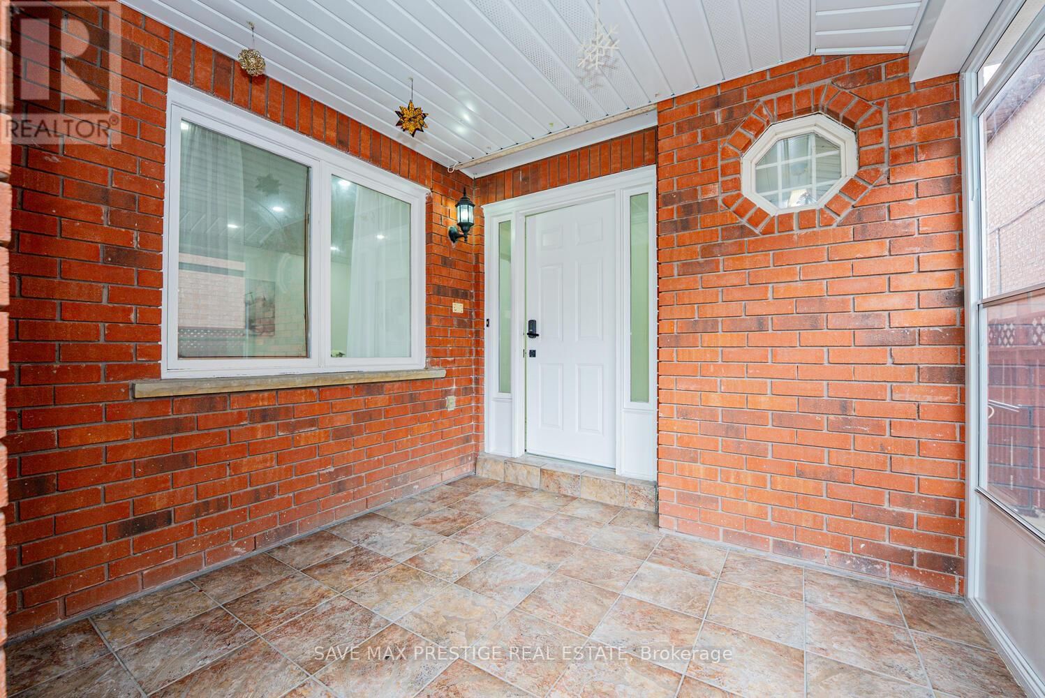 36 KENTUCKY DRIVE Image 4