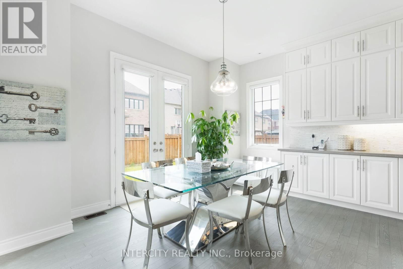 61 DEGREY DRIVE Image 32