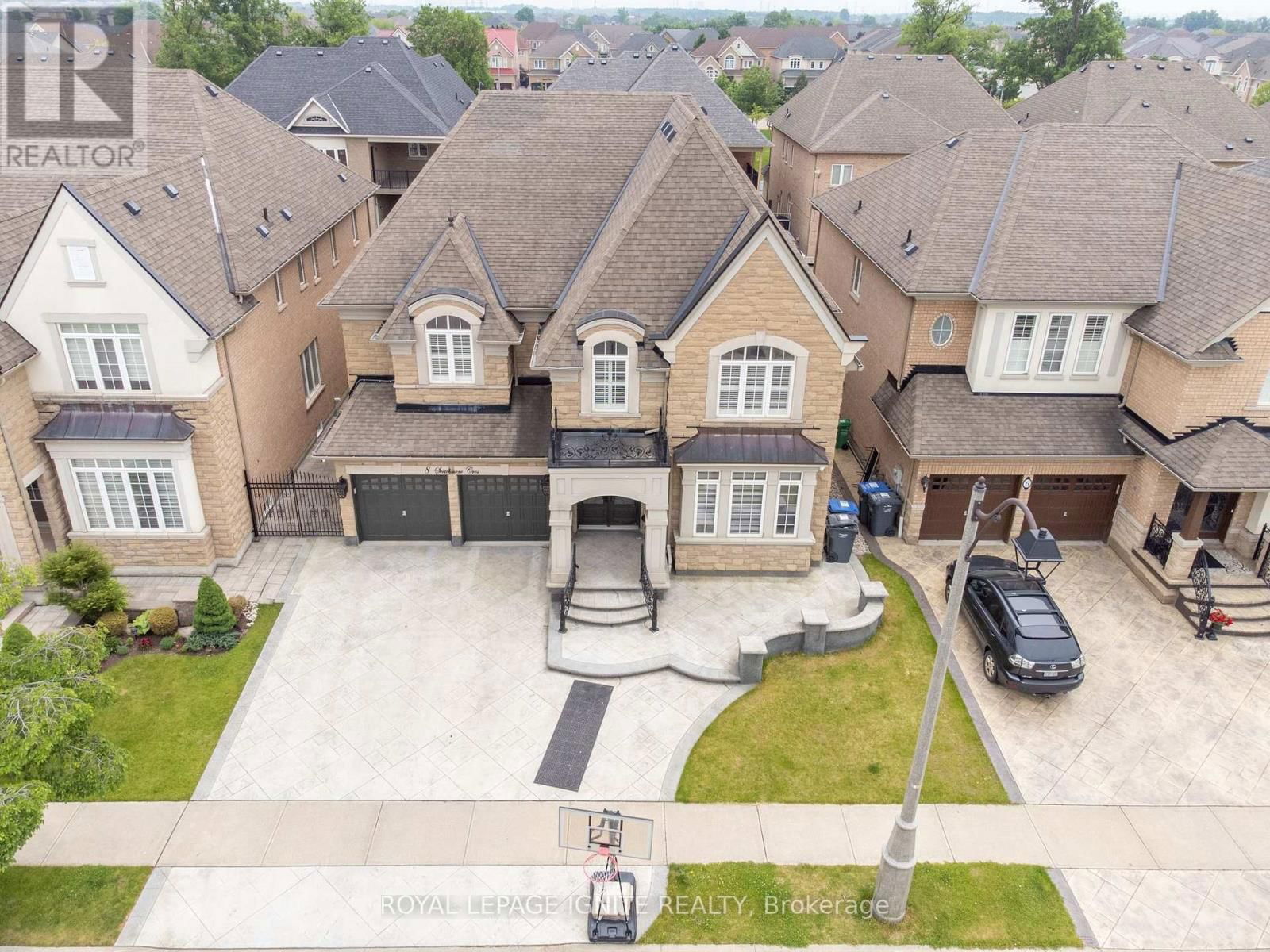 8 SCOTCHMERE CRESCENT Image 1