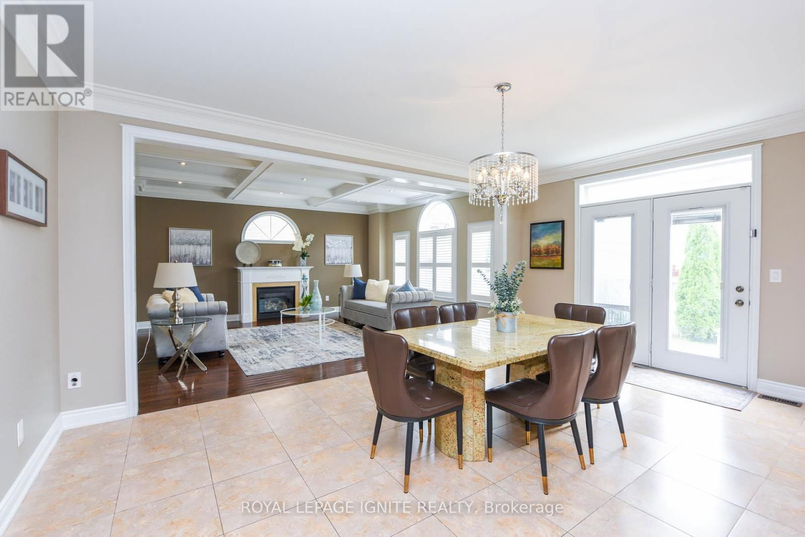 8 SCOTCHMERE CRESCENT Image 12