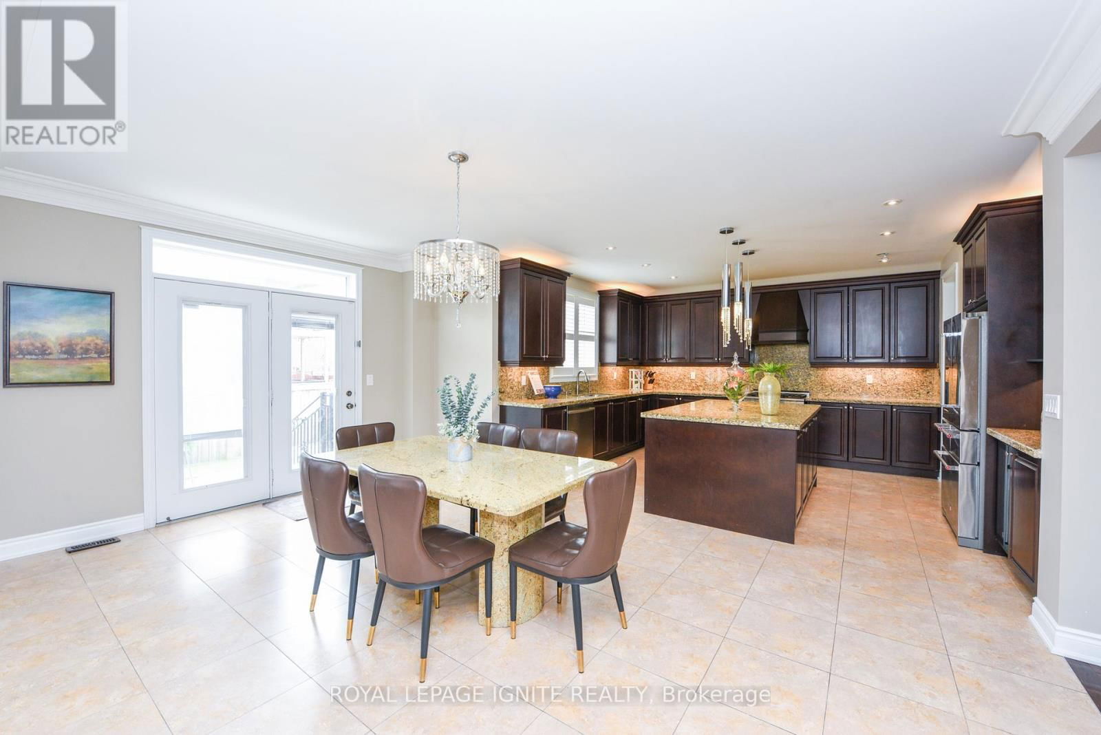 8 SCOTCHMERE CRESCENT Image 13
