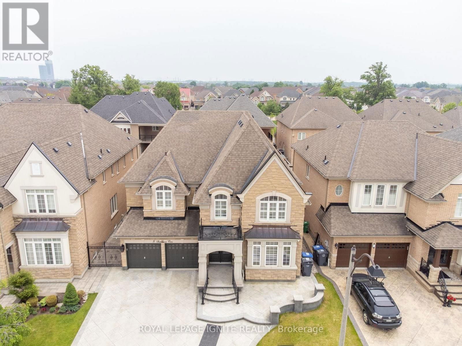 8 SCOTCHMERE CRESCENT Image 2