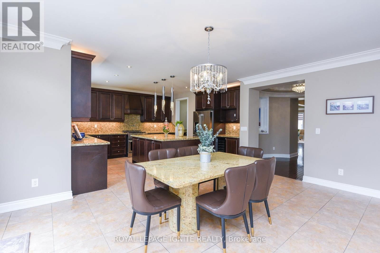 8 SCOTCHMERE CRESCENT Image 22