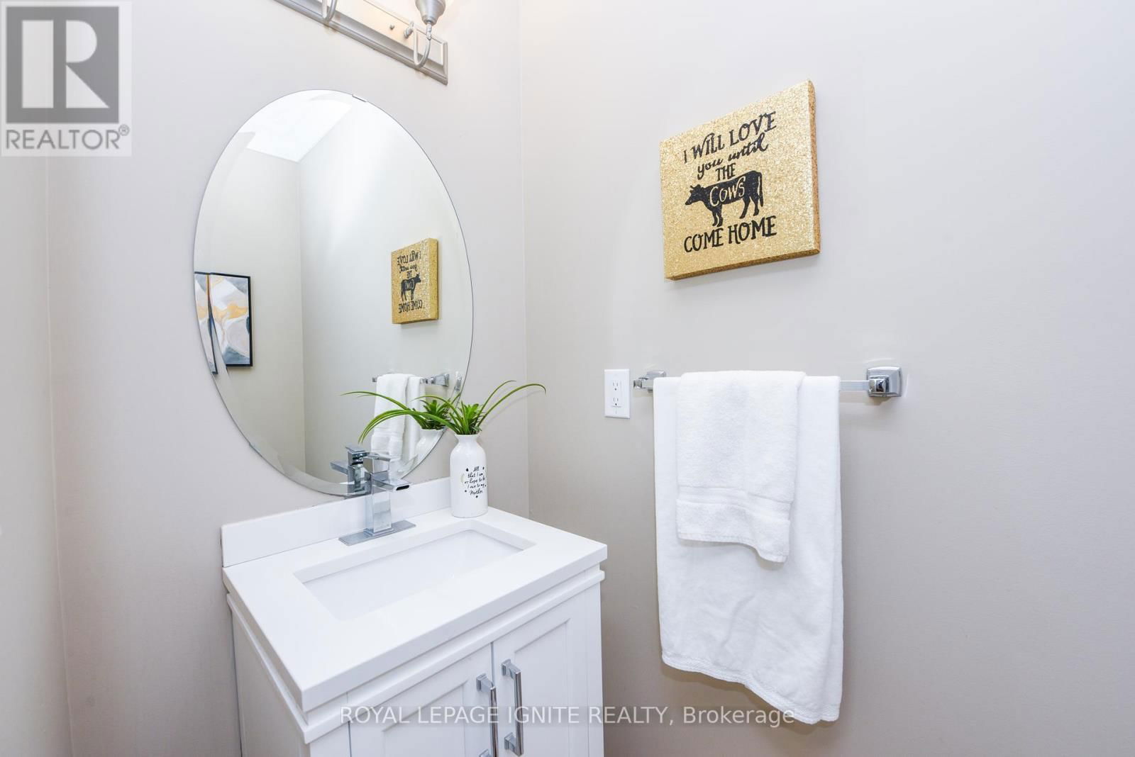 8 SCOTCHMERE CRESCENT Image 31