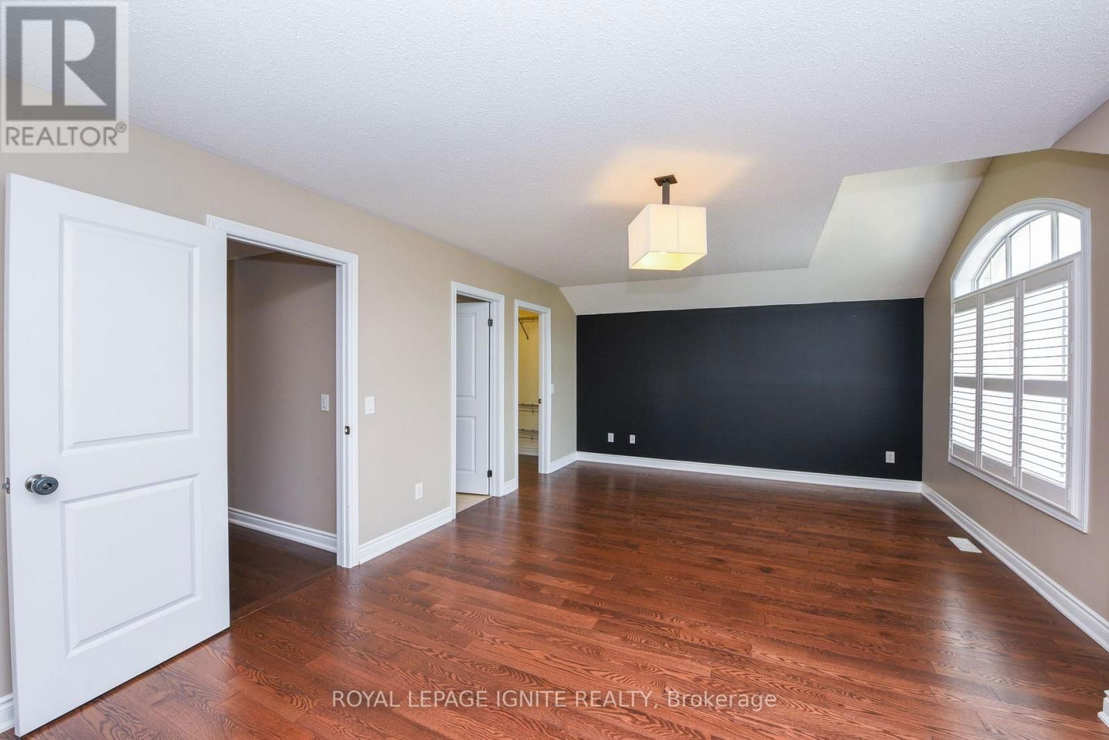 8 SCOTCHMERE CRESCENT Image 37