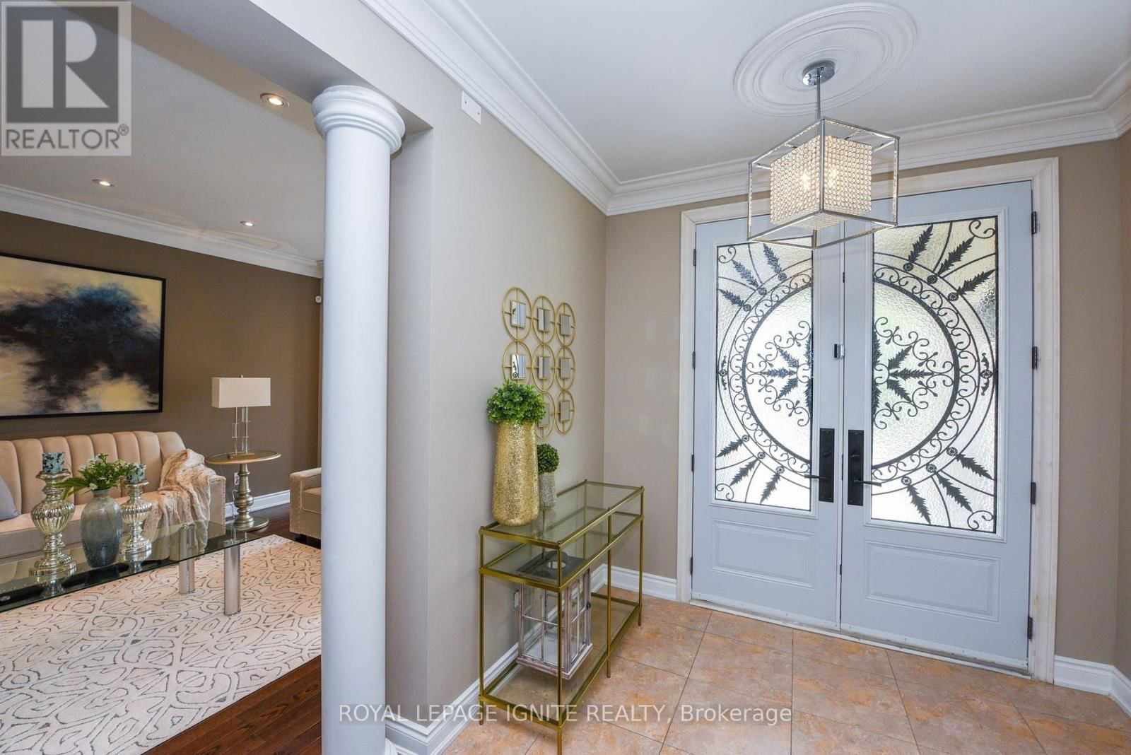 8 SCOTCHMERE CRESCENT Image 4