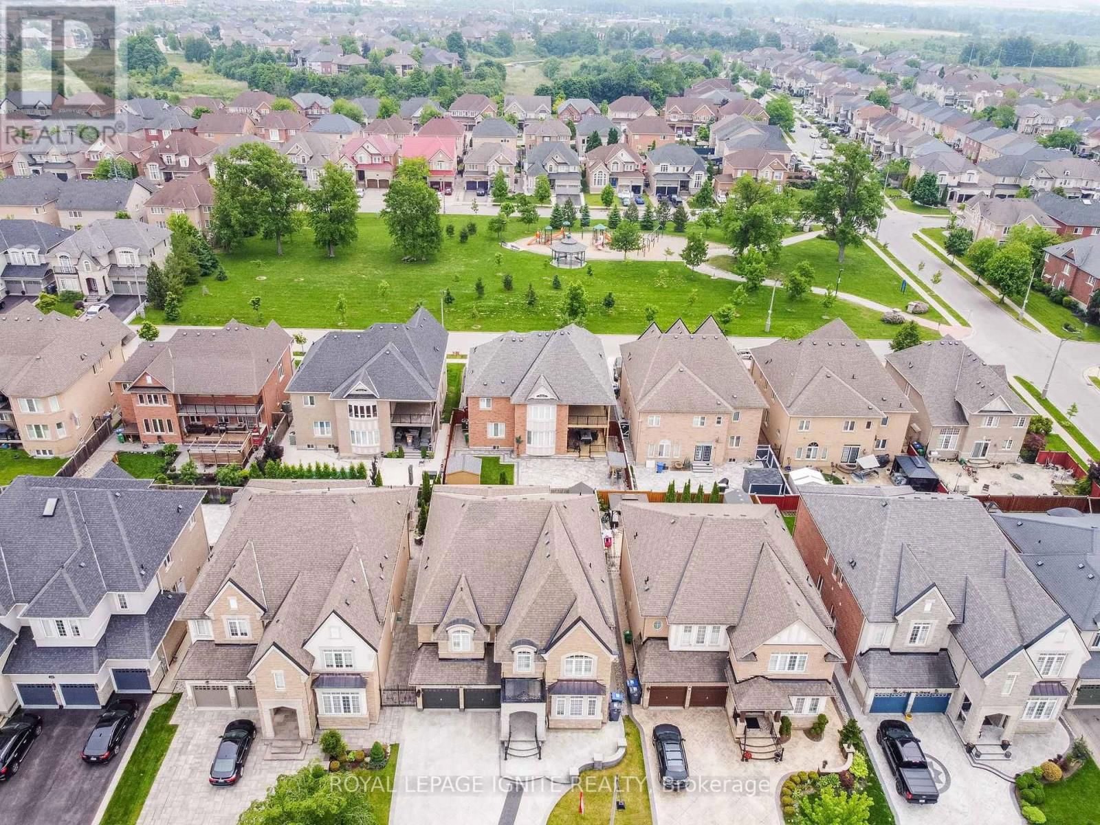 8 SCOTCHMERE CRESCENT Image 41