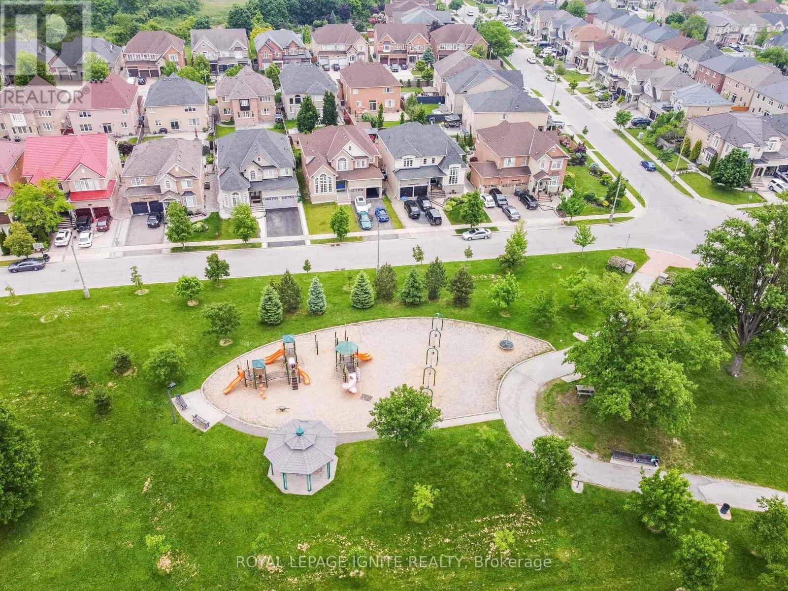 8 SCOTCHMERE CRESCENT Image 47