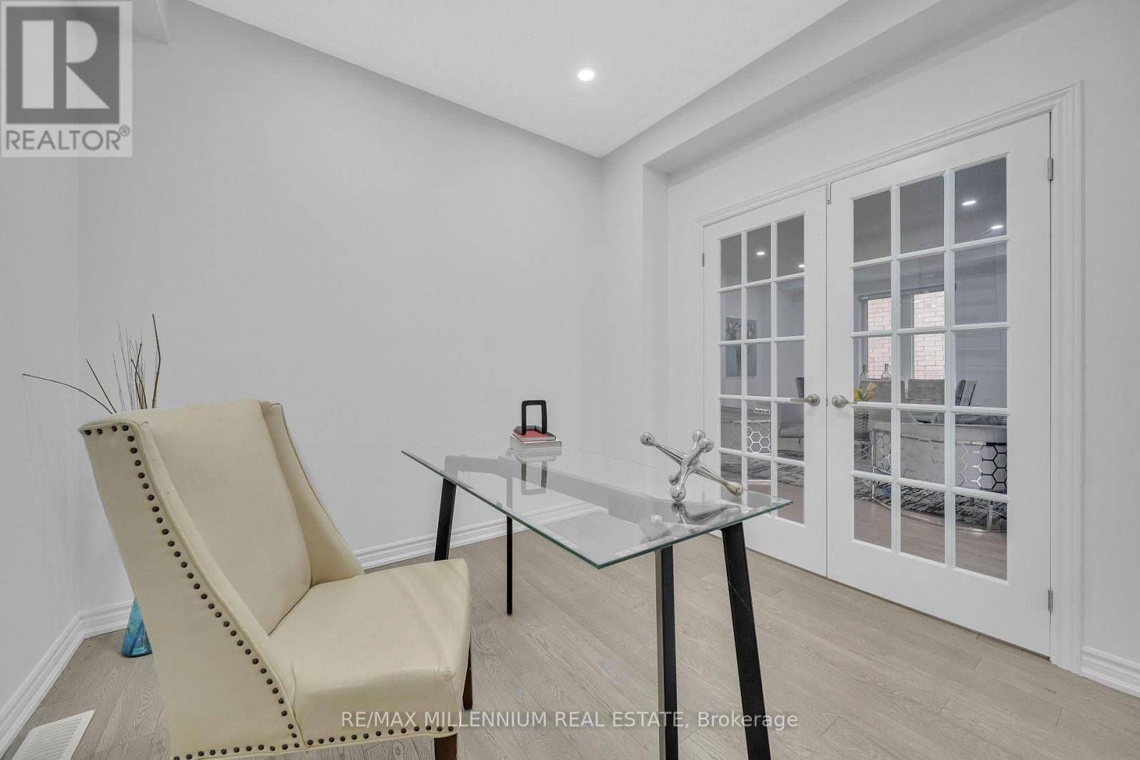 18 IDA TERRACE Image 14