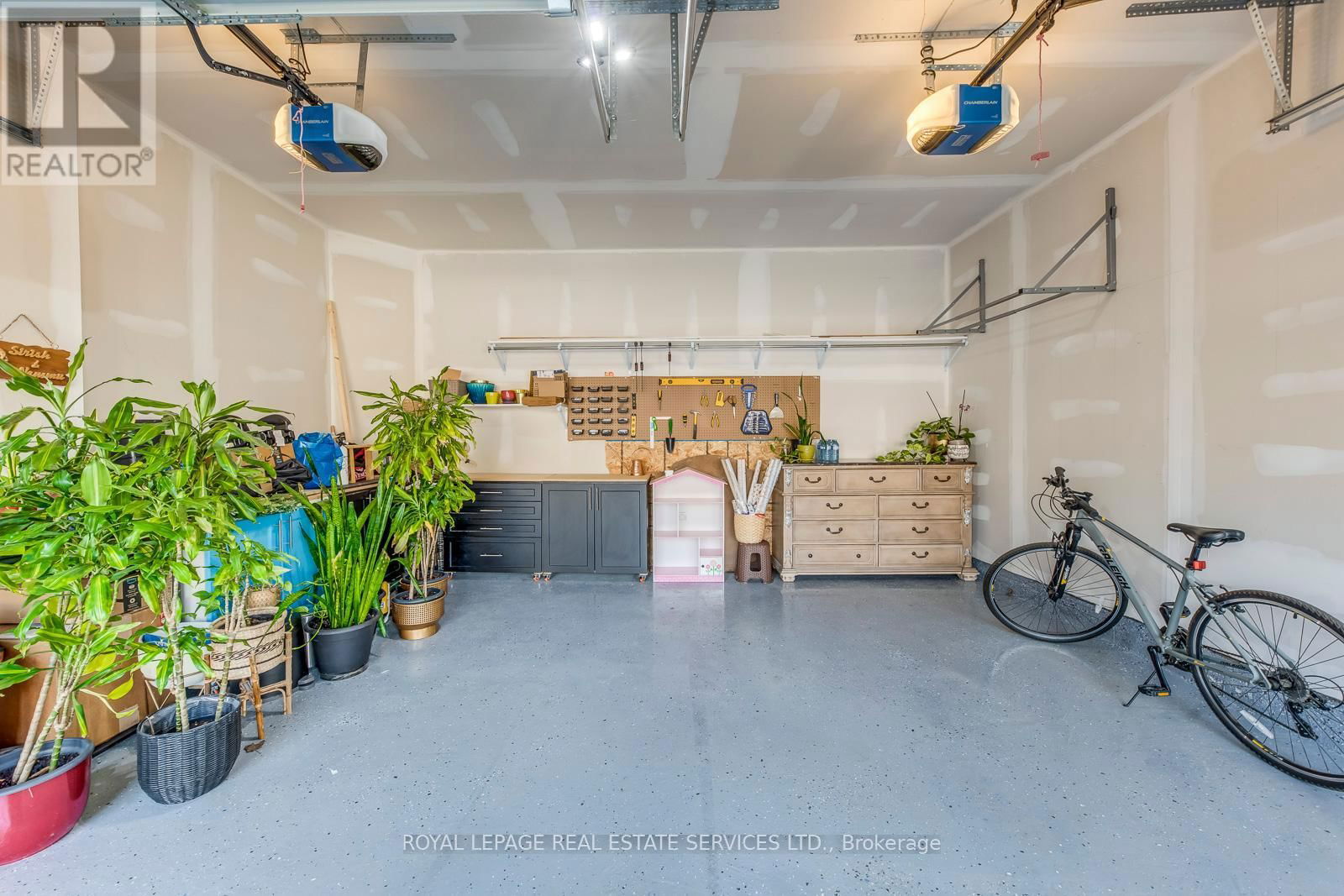 3450 POST ROAD Image 44
