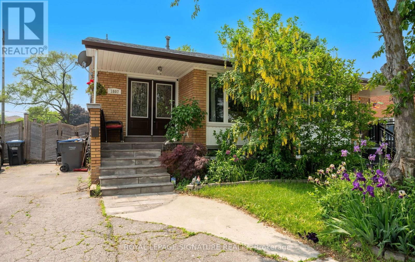 1807 SANDGATE CRESCENT Image 1