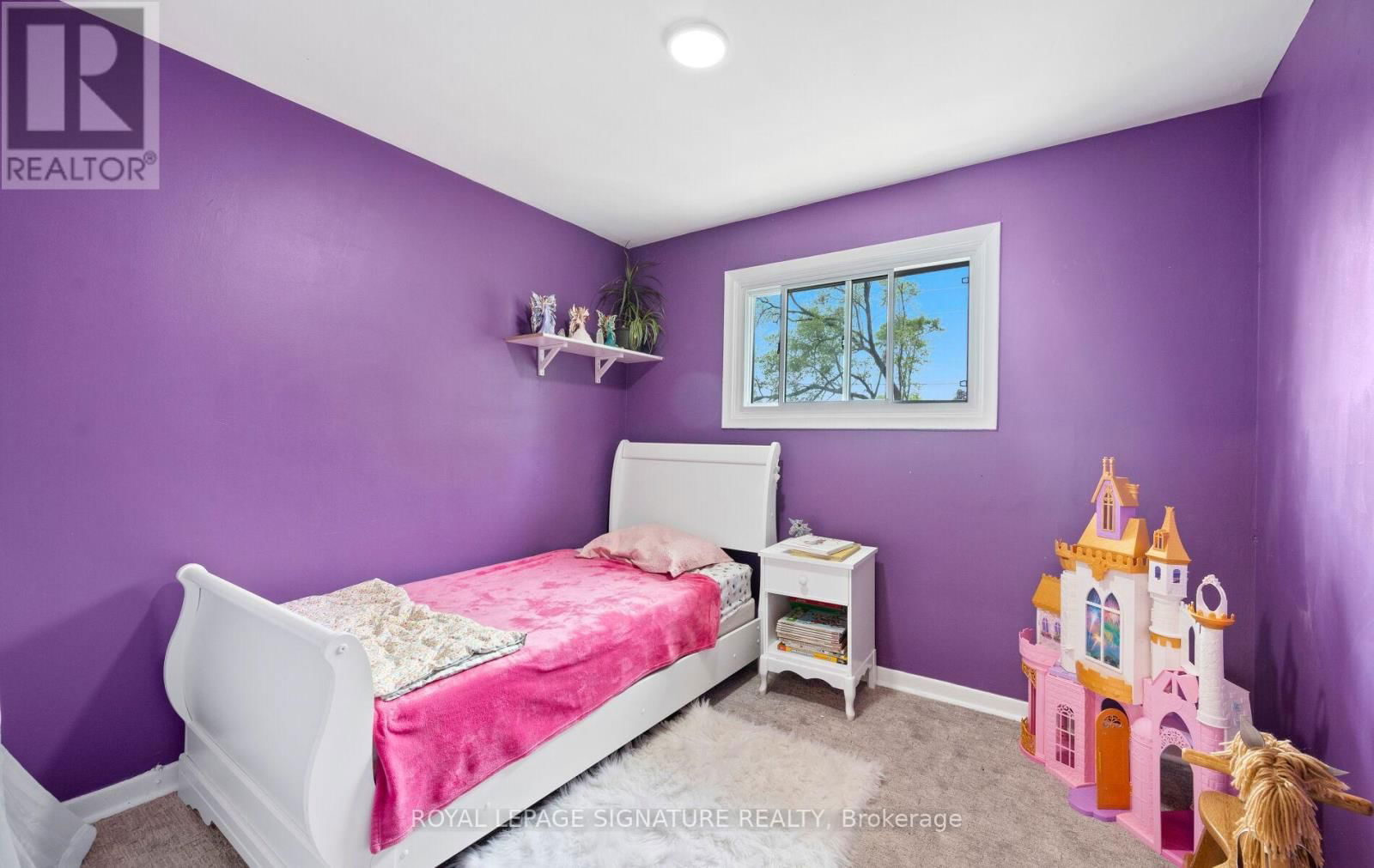 1807 SANDGATE CRESCENT Image 15
