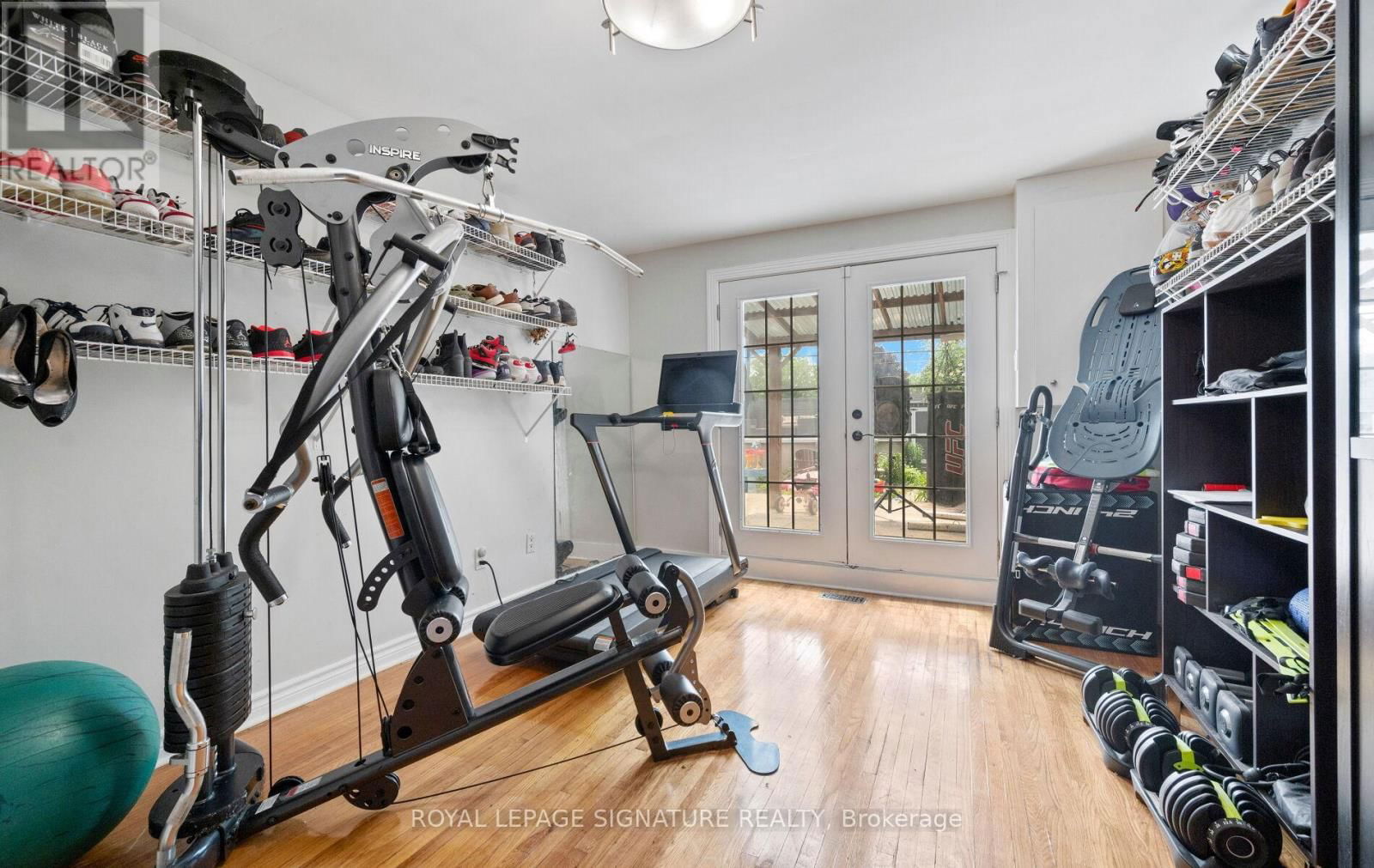 1807 SANDGATE CRESCENT Image 17
