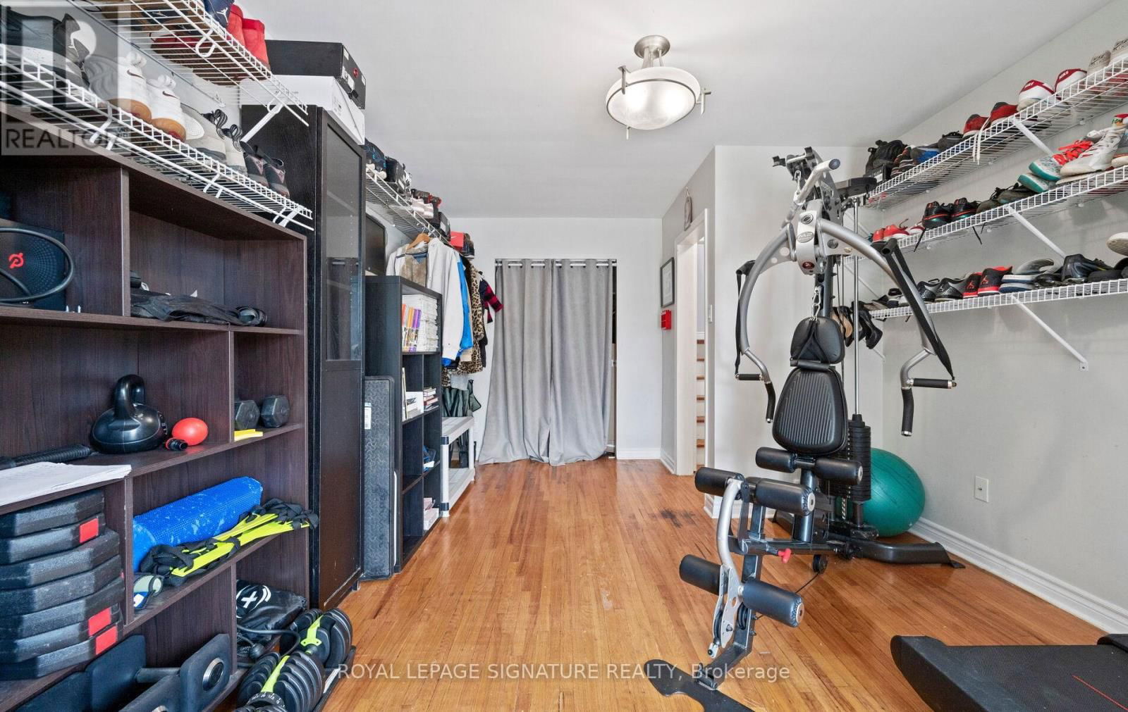 1807 SANDGATE CRESCENT Image 18