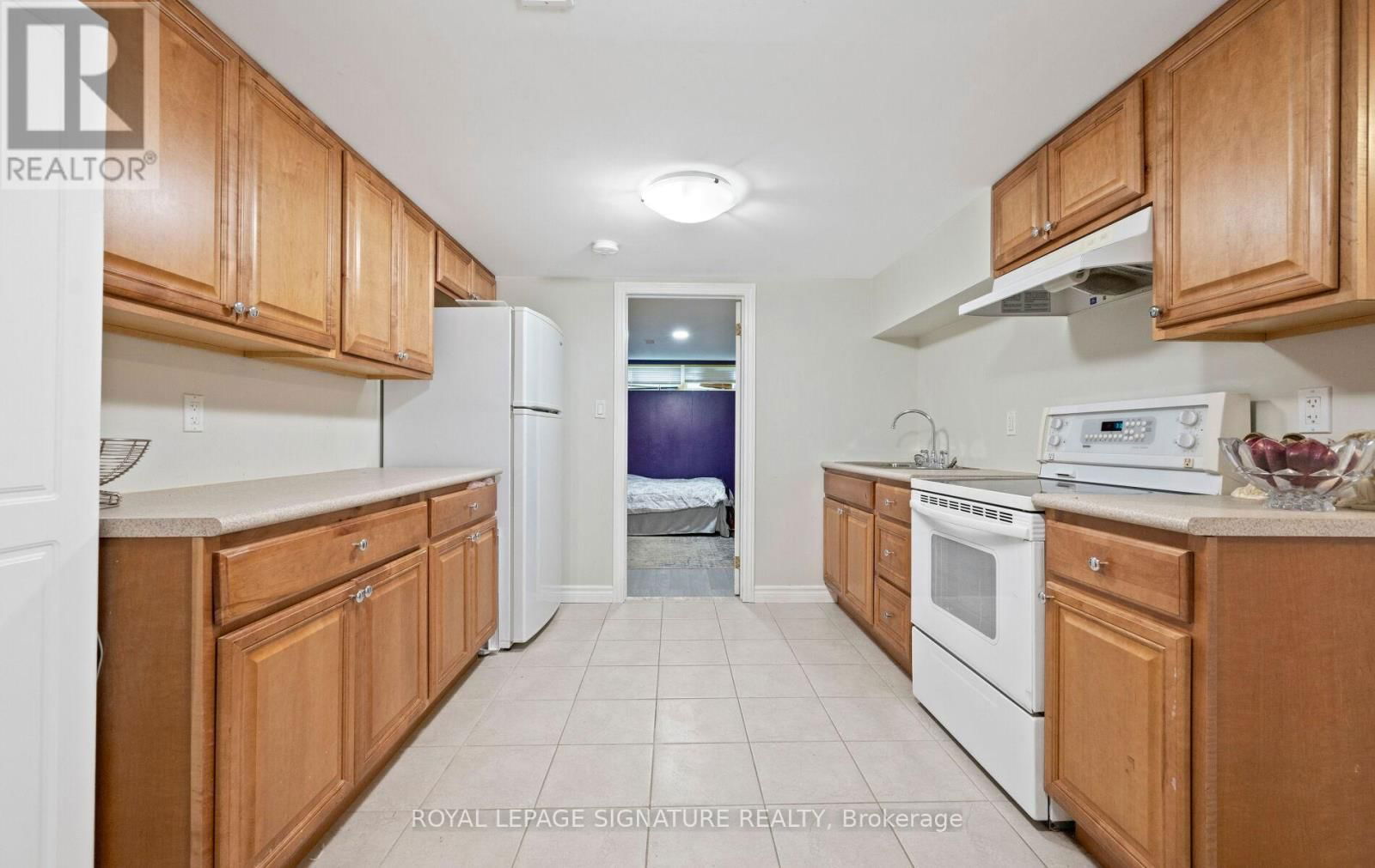 1807 SANDGATE CRESCENT Image 21