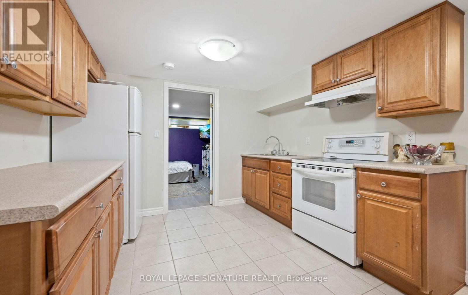 1807 SANDGATE CRESCENT Image 23
