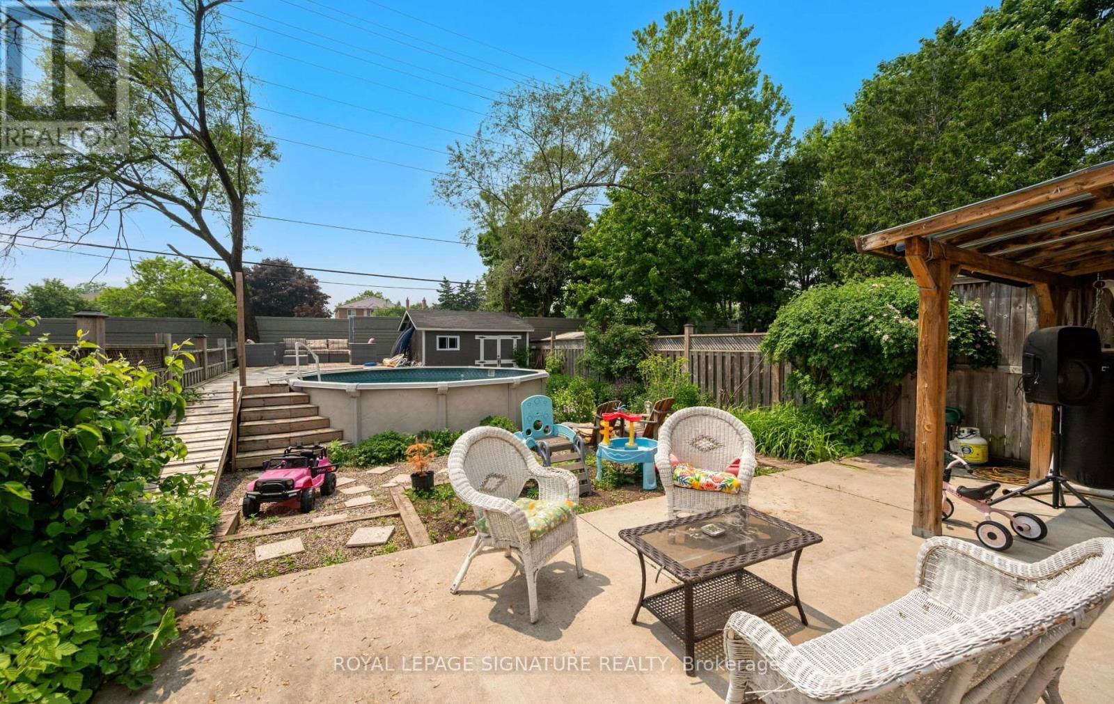 1807 SANDGATE CRESCENT Image 29