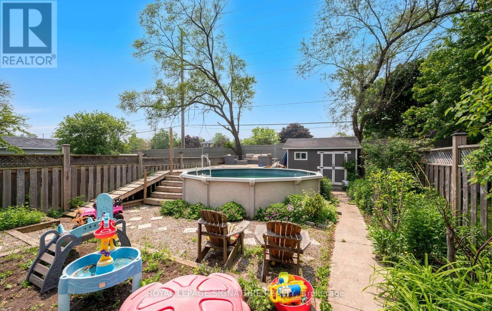 1807 SANDGATE CRESCENT Image 30