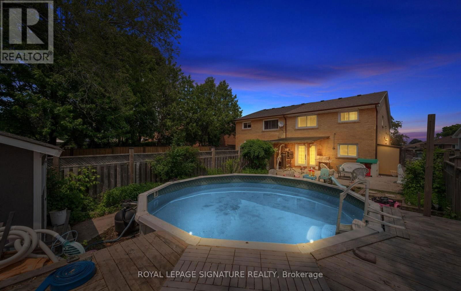 1807 SANDGATE CRESCENT Image 33