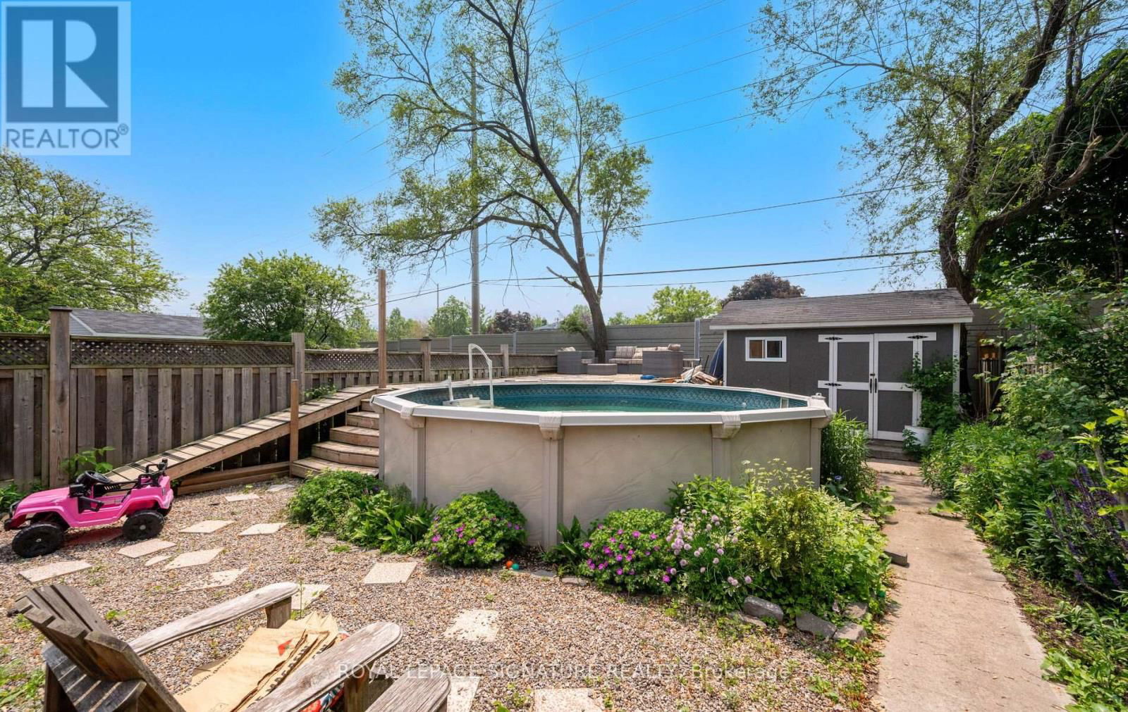 1807 SANDGATE CRESCENT Image 34