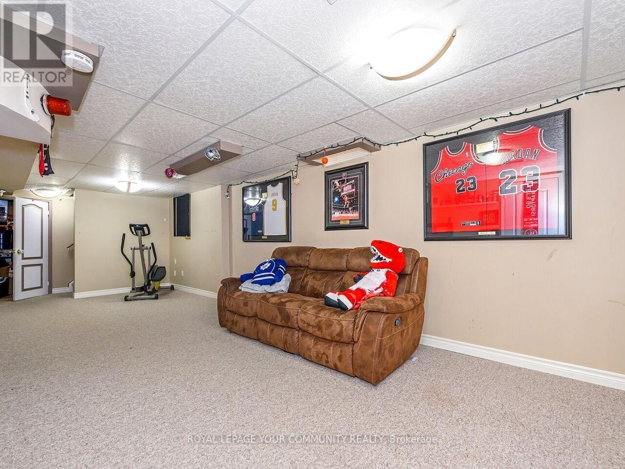 55 TRUMPET VALLEY BOULEVARD Image 28