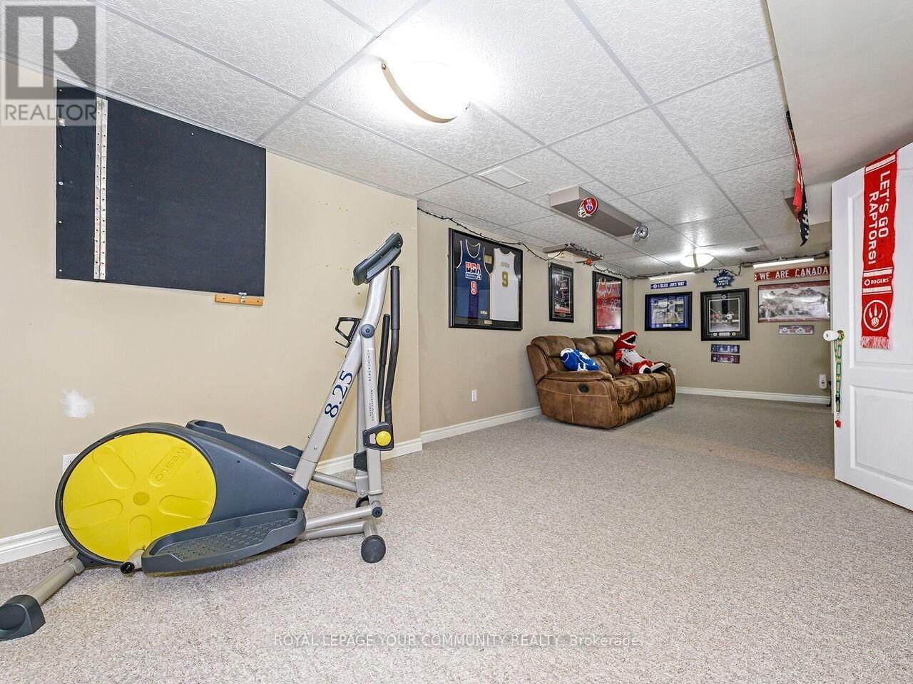 55 TRUMPET VALLEY BOULEVARD Image 29