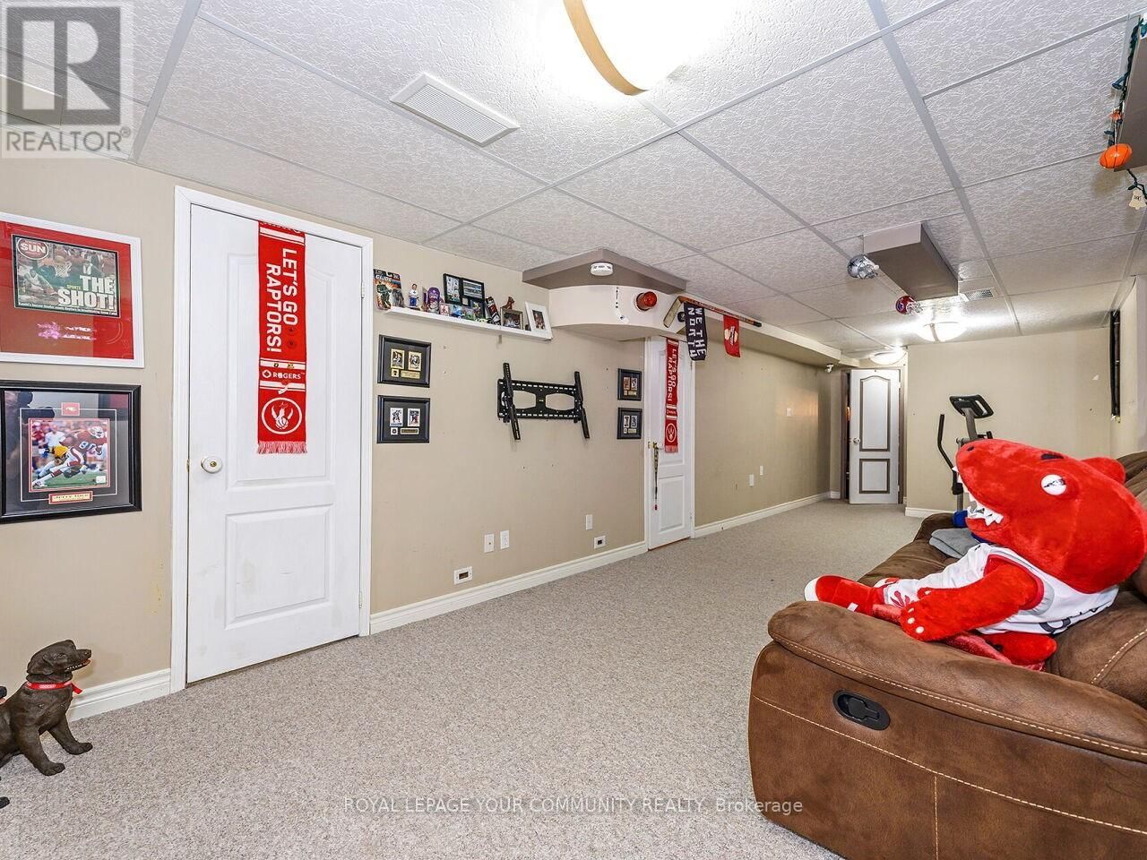 55 TRUMPET VALLEY BOULEVARD Image 30