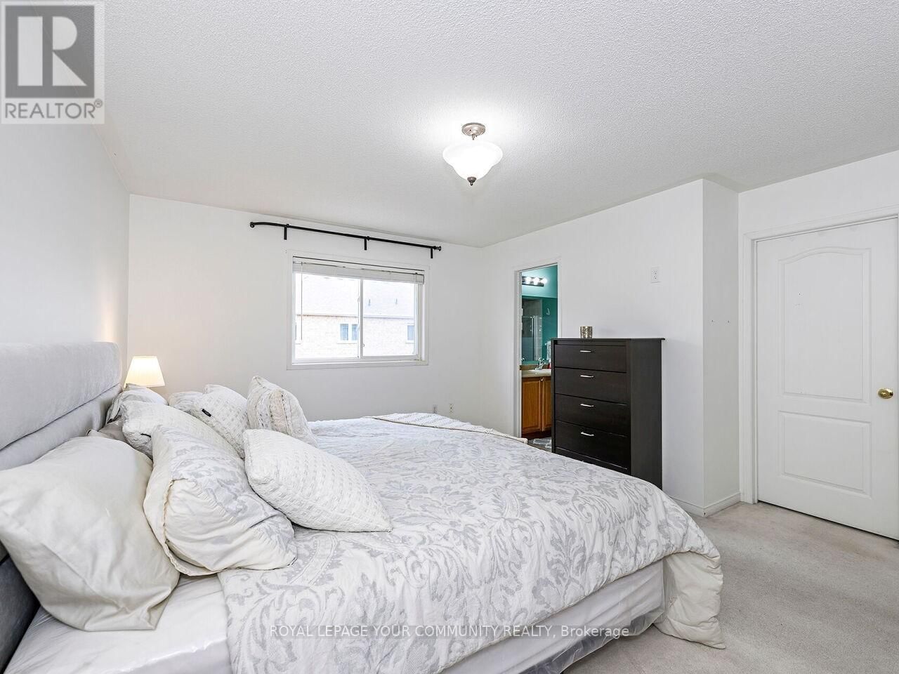 55 TRUMPET VALLEY BOULEVARD Image 35