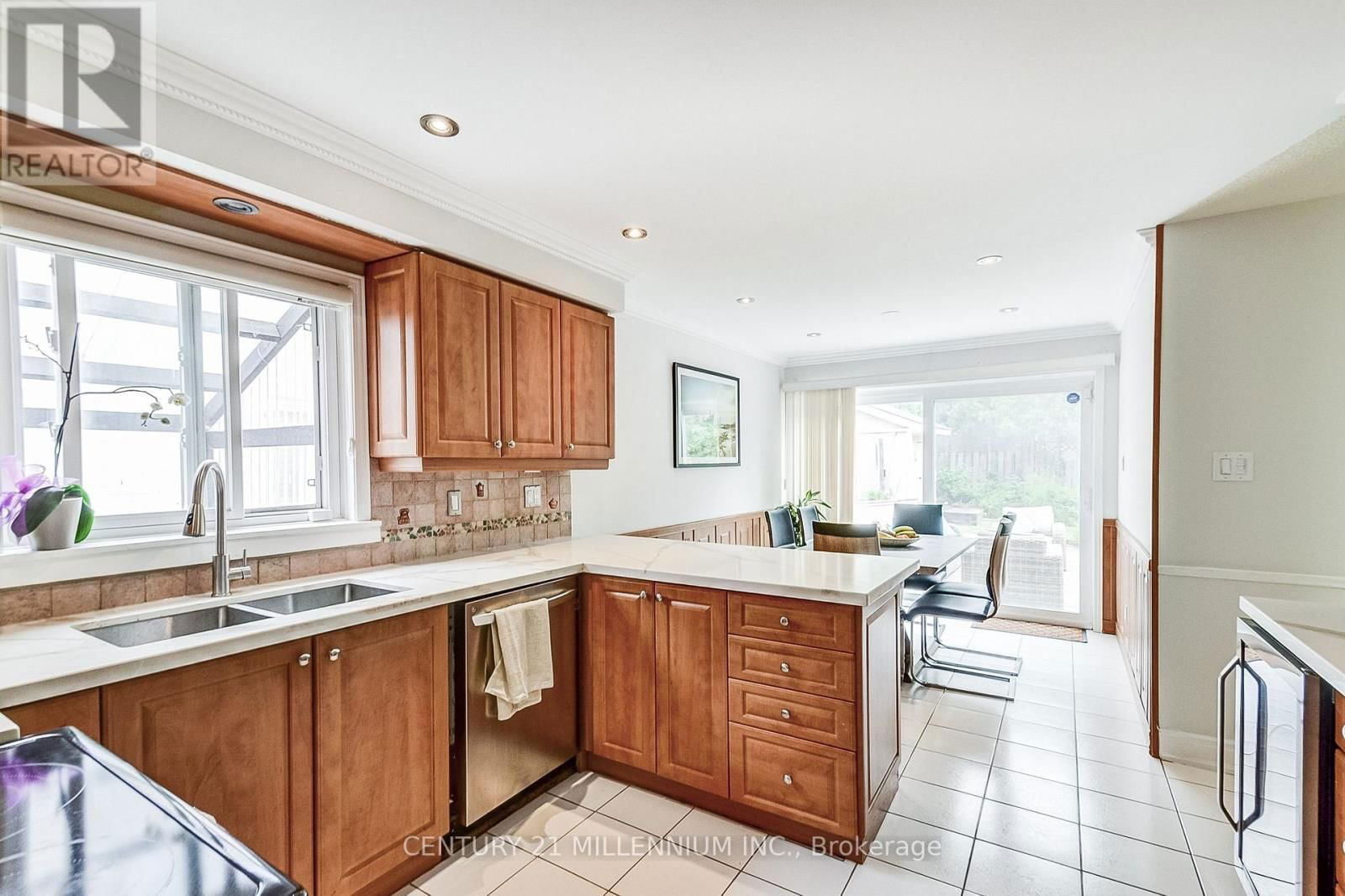 8 NEWPORT STREET Image 14
