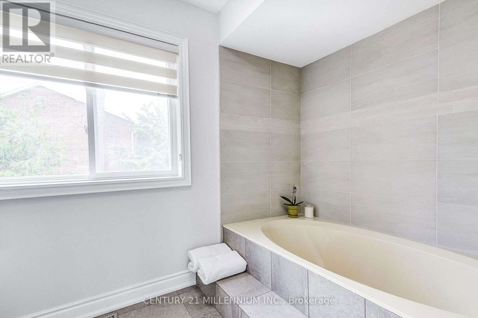 8 NEWPORT STREET Image 29