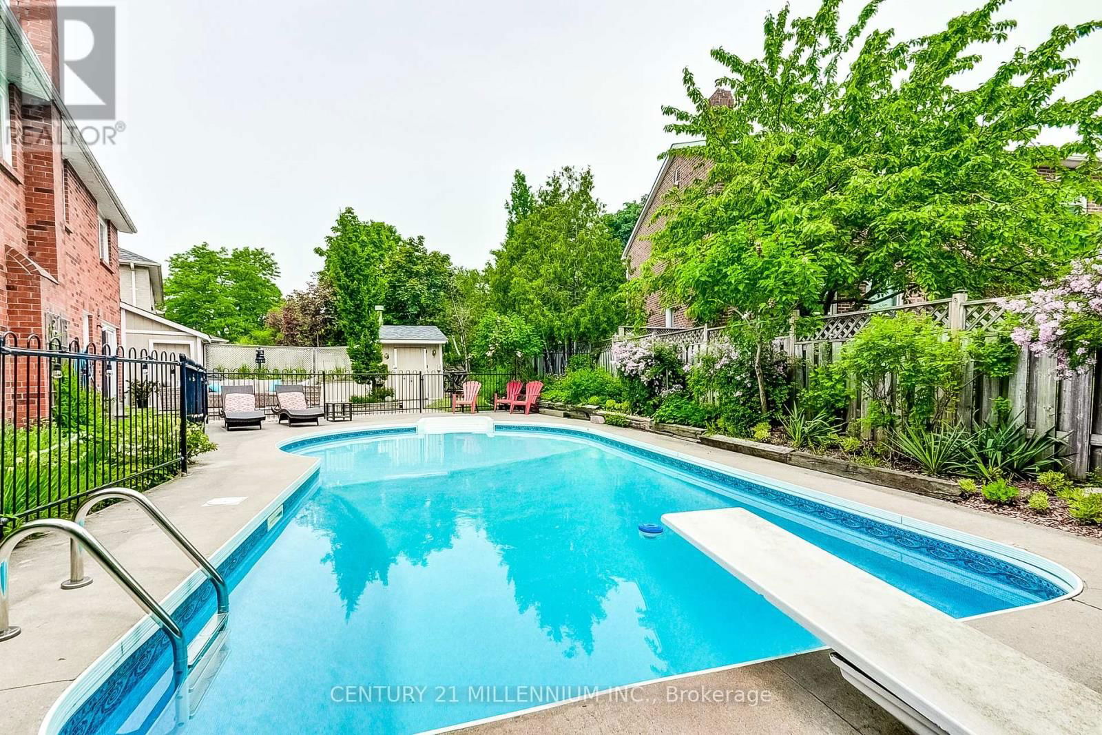 8 NEWPORT STREET Image 36