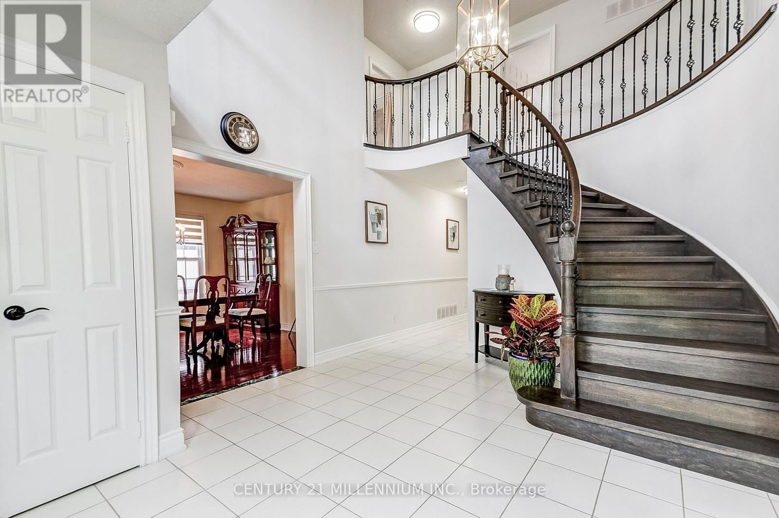 8 NEWPORT STREET Image 4