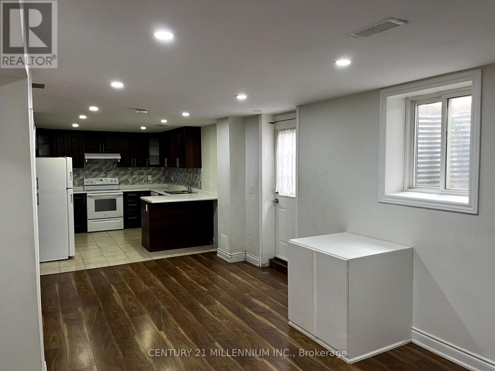 8 NEWPORT STREET Image 41
