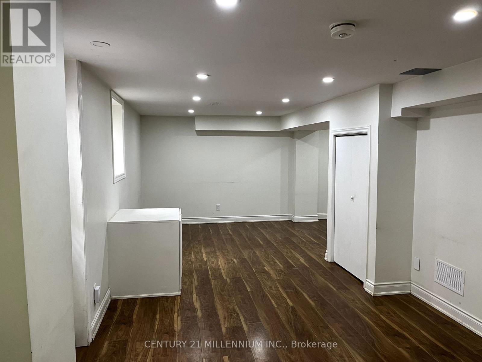8 NEWPORT STREET Image 46